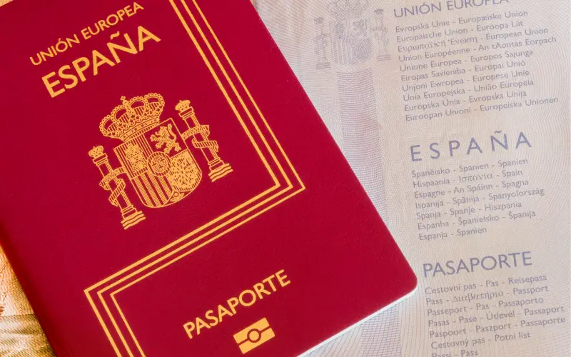 Red Spanish passport