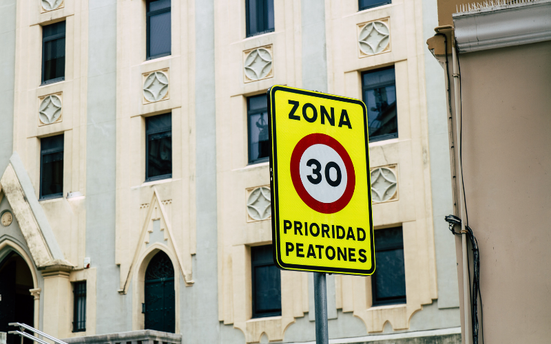 30 speed limit zone Spain