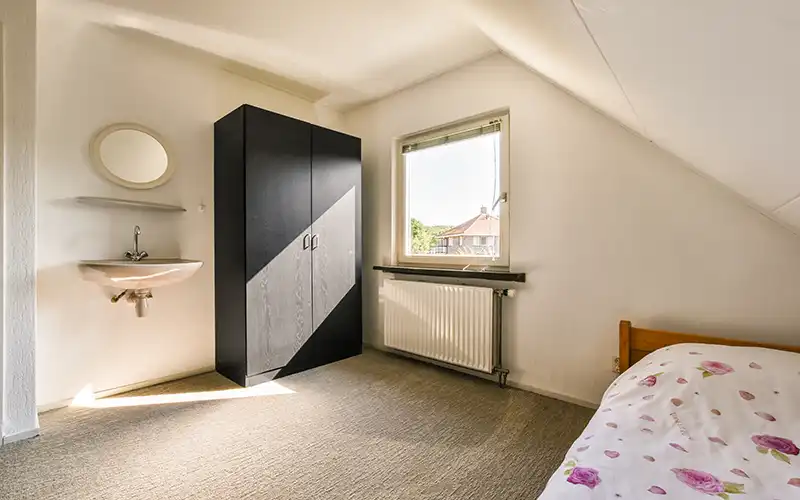 illegal room for rent spain