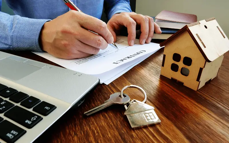 Signing rental contract