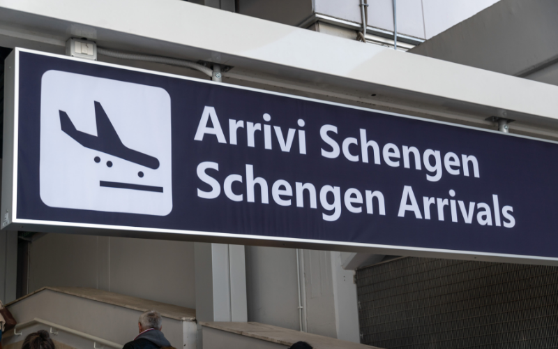 Schengen arrivals sign